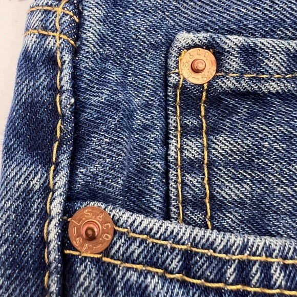 LEVI’S 505, ALMOST NEW, WAIST 38 LENGTH 30, BLUE COLOR, FRONT ZIPPER, 100%COTTON - Picture 6 of 13